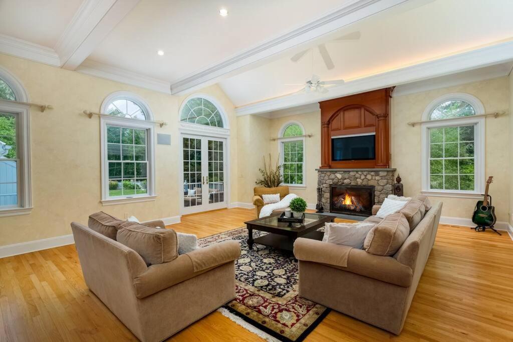 Serenity Manor In Scenic Weston Near Westport, Ct المظهر الخارجي الصورة