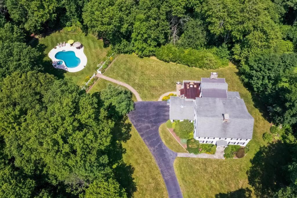 Serenity Manor In Scenic Weston Near Westport, Ct المظهر الخارجي الصورة