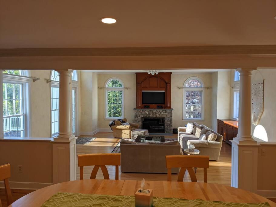 Serenity Manor In Scenic Weston Near Westport, Ct المظهر الخارجي الصورة